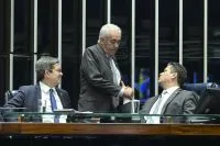 Saiba por que Davi Alcolumbre retirou PEC da Segurança da pauta