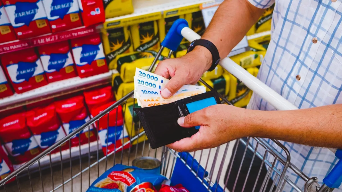 La clase media perdió poder de compra: la pirámide que explica qué pasa con el consumo