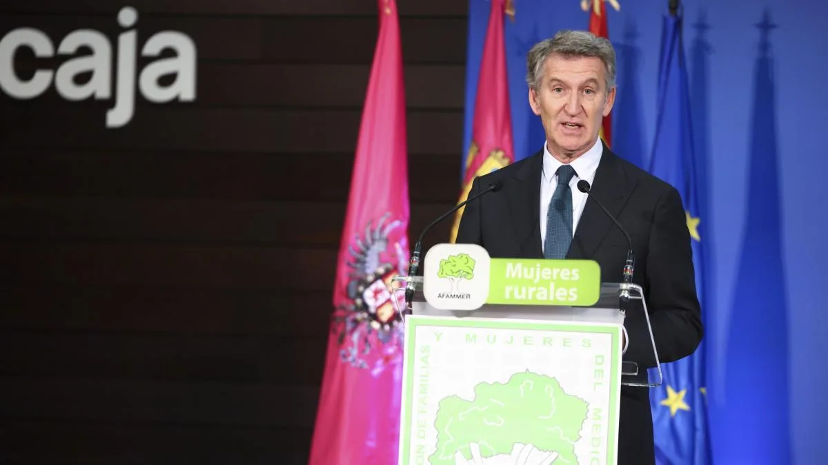 Feijóo promete una bajada de impuestos y la reducción de la burocracia para el mundo rural