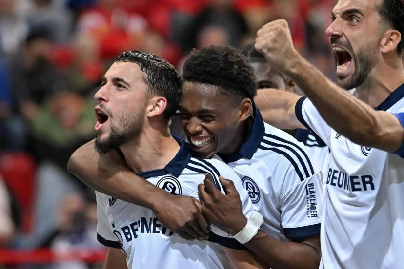 1 225 jours plus tard, Schalke renoue avec la victoire en Bundesliga, Adil Aouchiche buteur
