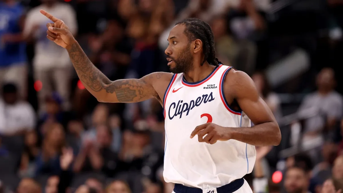 Raptors, Clippers agree to complete trade to send Kawhi Leonard back to Toronto: reports