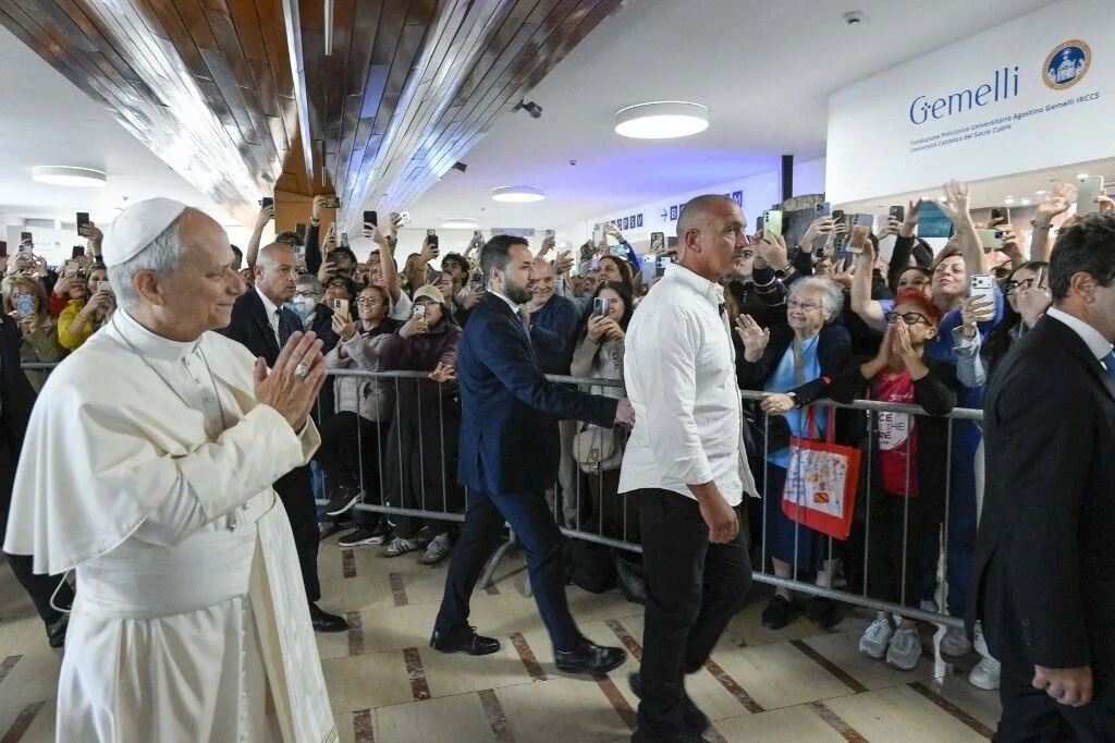 Santé du pape : Léon XIV opéré avec succès d’un nodule au poumon