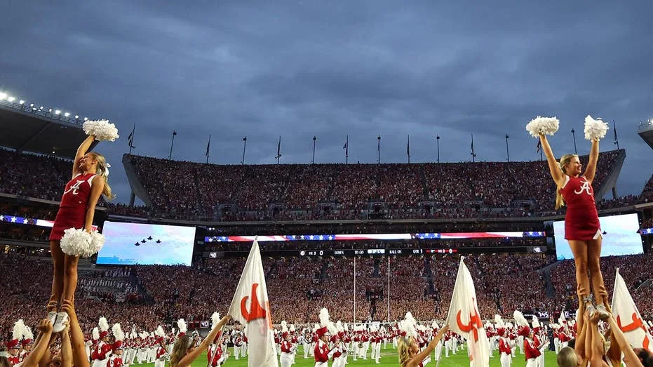 Watch as OutKick's Trey Wallace braves Hurricane Isaias' before Alabama-Georgia showdown in Tuscaloosa