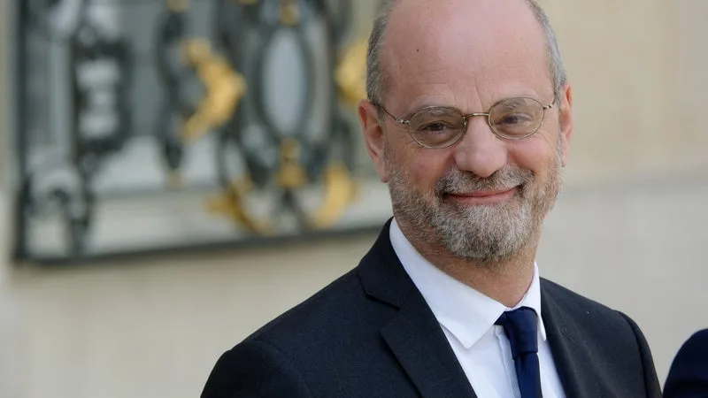 L'ancien ministre Jean-Michel Blanquer "assume complètement" sa réforme du lycée mais concède qu'ella a pu "accentuer" les problèmes d'emploi du temps