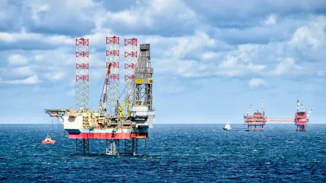 Más notícias para os combustíveis: Brent dispara 1,5% e supera 97 dólares