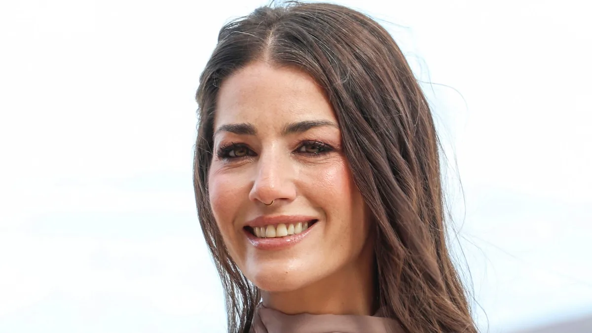 Laura Moure, azafata de 'La Ruleta de la Suerte', sorprende con una nueva foto de su hija Zoe: sus ojos acaparan todas las miradas