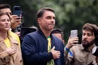 Flávio pede ao TSE remoção de 221 posts de perfis pró-Lula por fake news