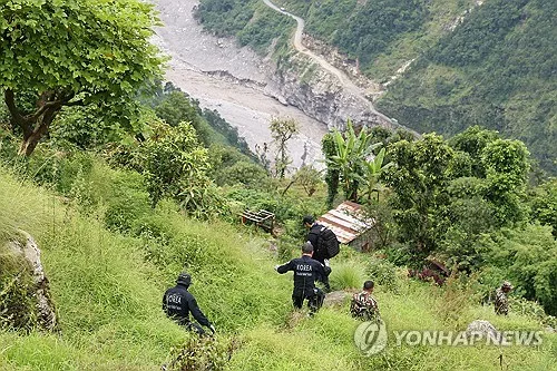 [네팔 대홍수] 정부, 네팔에 DNA분석기·담요 등 지원