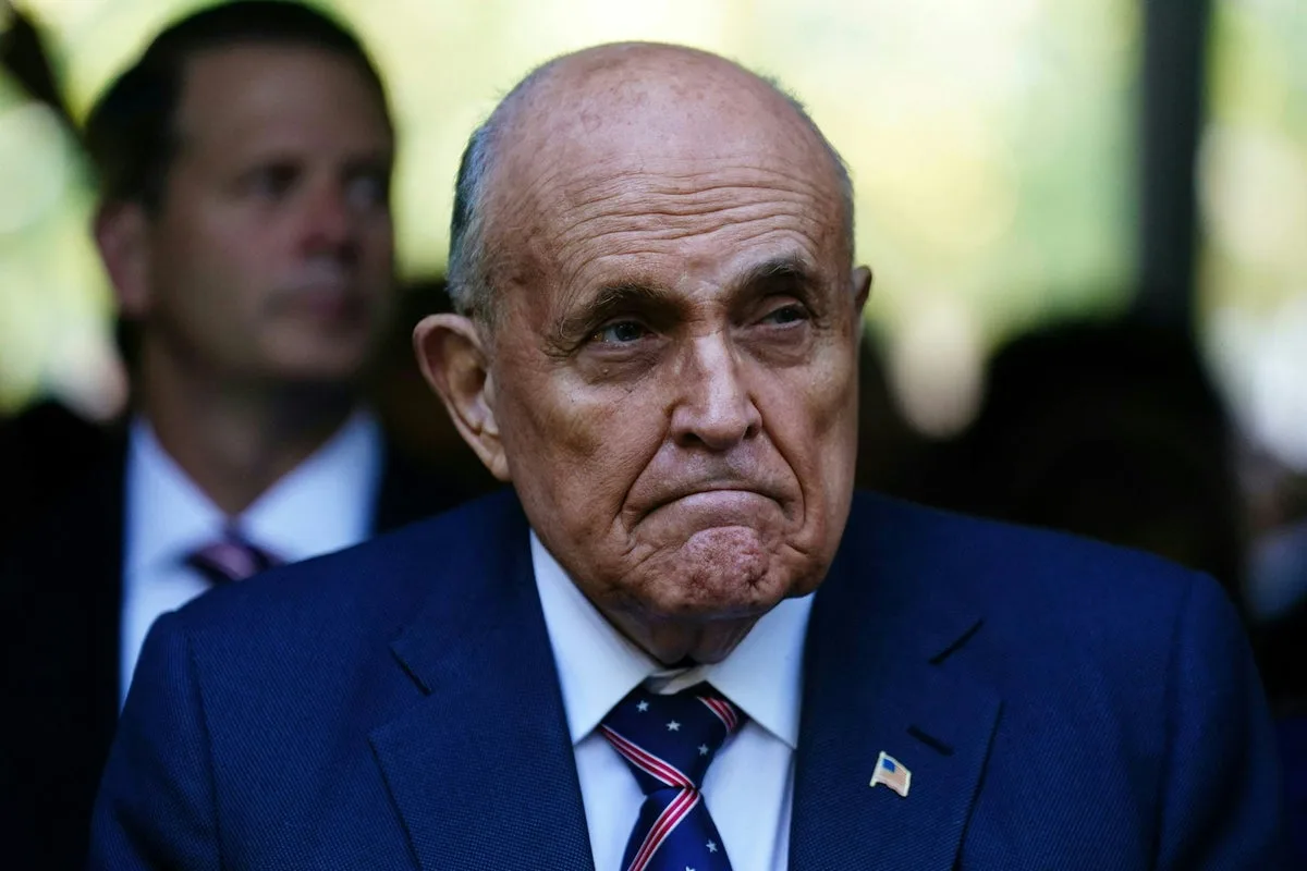 Rudy vs Tucker: Ex-NYC mayor says he’s gonna sue former Fox host over Hunter Biden interview