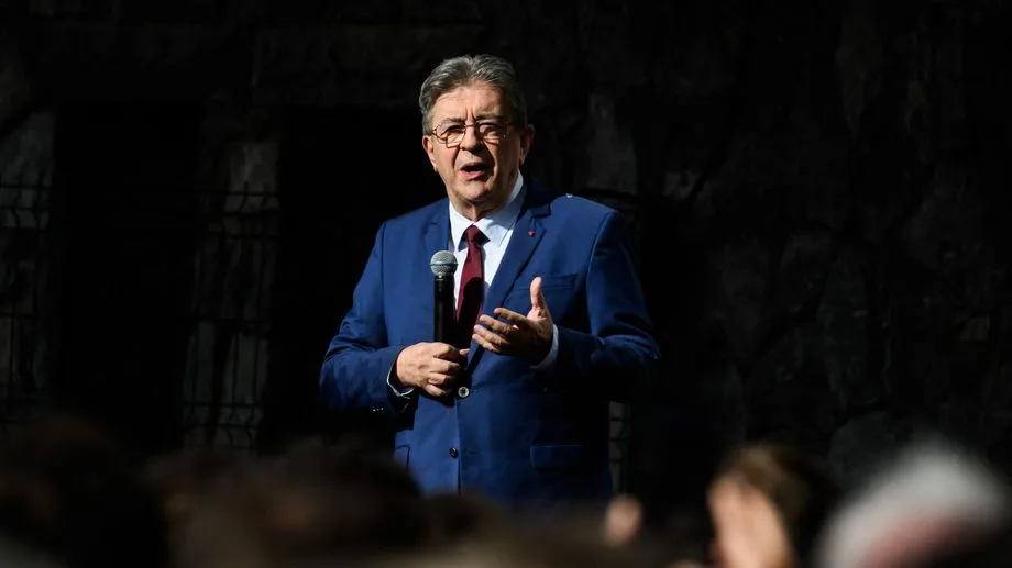 À Clermont-Ferrand, Jean-Luc Mélenchon fait salle comble pour dénoncer "l'ignominie" de Parcoursup