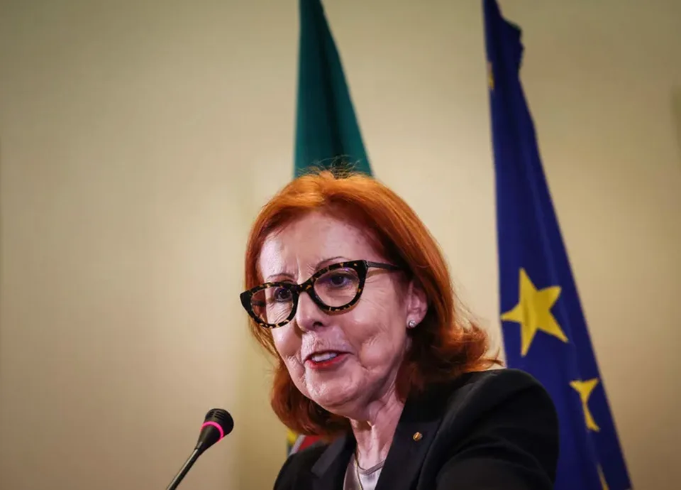 Ministra diz que sistema Volta é obrigatório pela legislação europeia e não é a raiz do problema da falta de higiene urbana