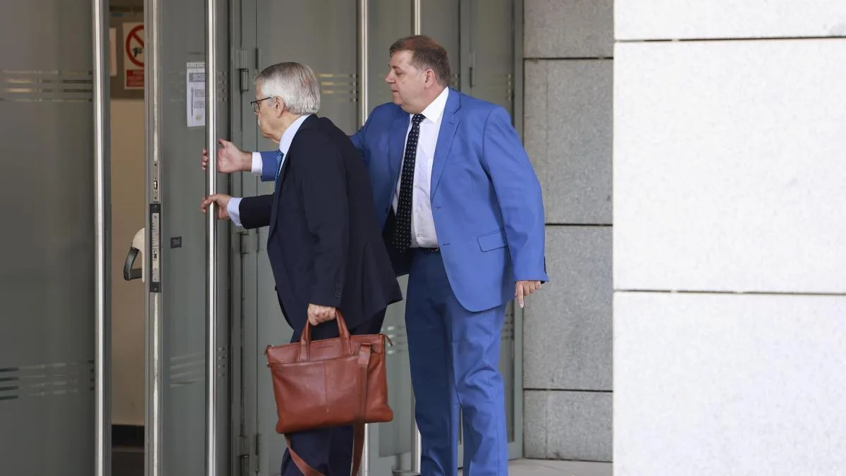 El juez Pedraz ordena volcar de nuevo el móvil de Serrano, ex jefe de gabinete de Sánchez