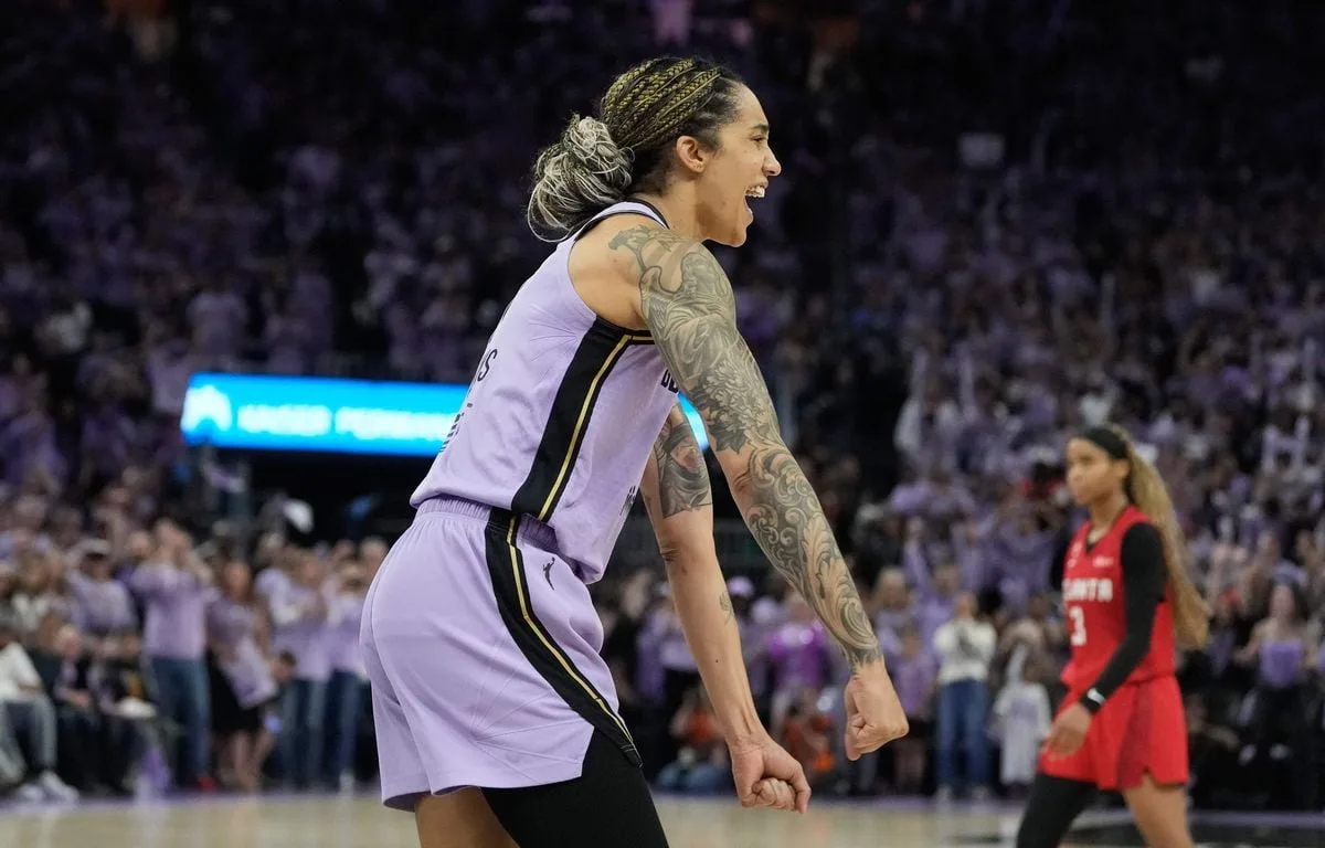 WBNA : « Une des meilleures du monde »… La capitaine des Bleues Gabby Williams règne sur le premier match des finales