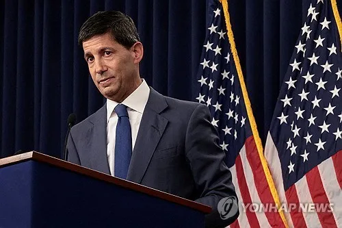 워시, '금리인하 압박' 트럼프와 충돌하나…"9월 FOMC 시험대"(종합)