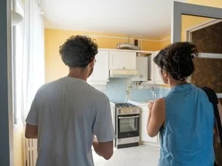 Logement en location : votre propriétaire peut-il vous imposer des travaux et vous les faire payer ?