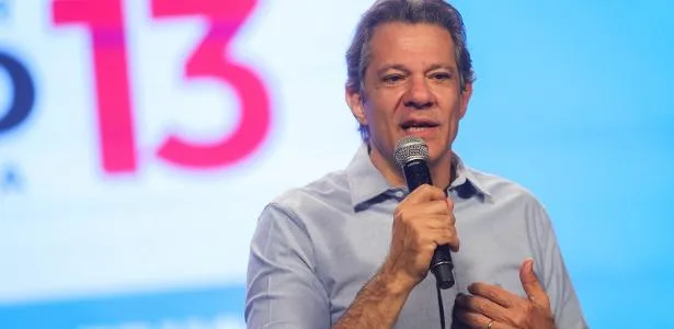 Haddad diz que Flávio Bolsonaro 'é muito novo para ter currículo tão podre'