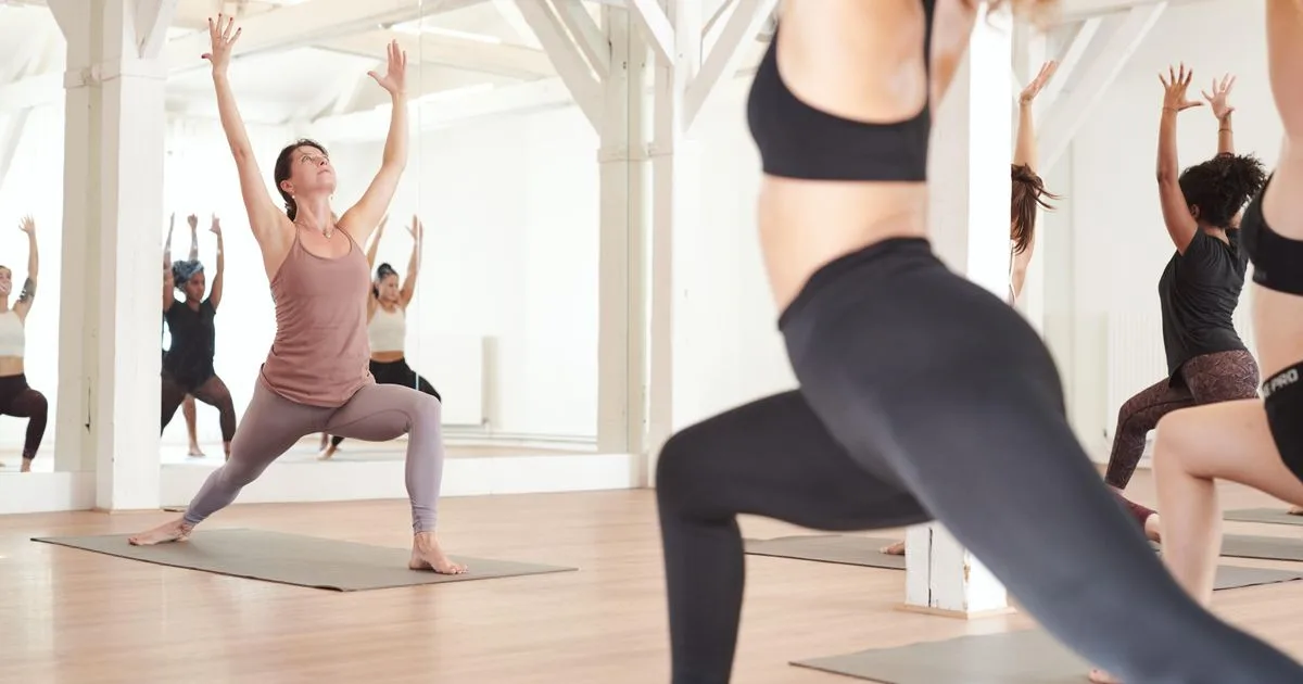 Hatha, Vinyasa, Yin : quel cours de yoga parisien est vraiment fait pour vous ?