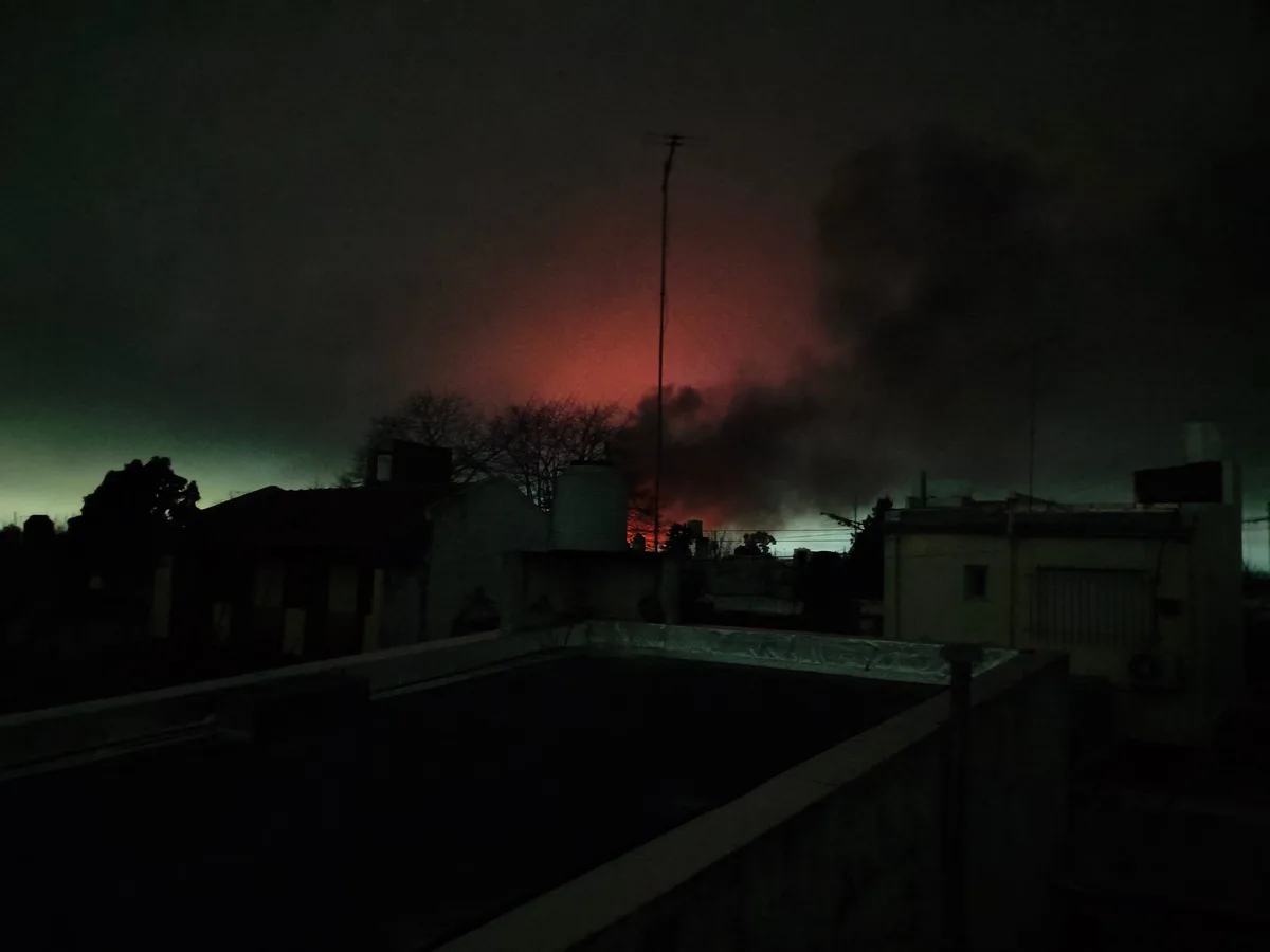 Apagón en La Plata: por la explosión, una casa se derrumbó