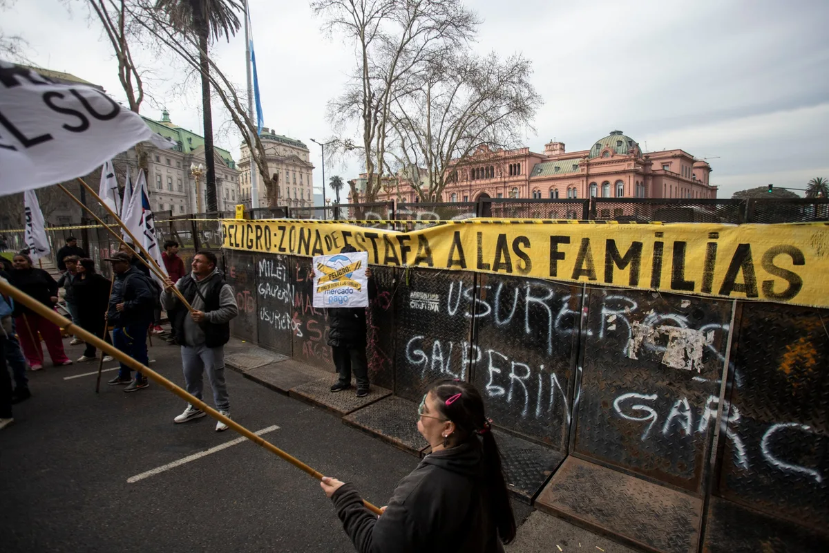 Marcha de la morosidad: la CGT le pidió a Caputo cambios en el BCRA y medidas para pymes