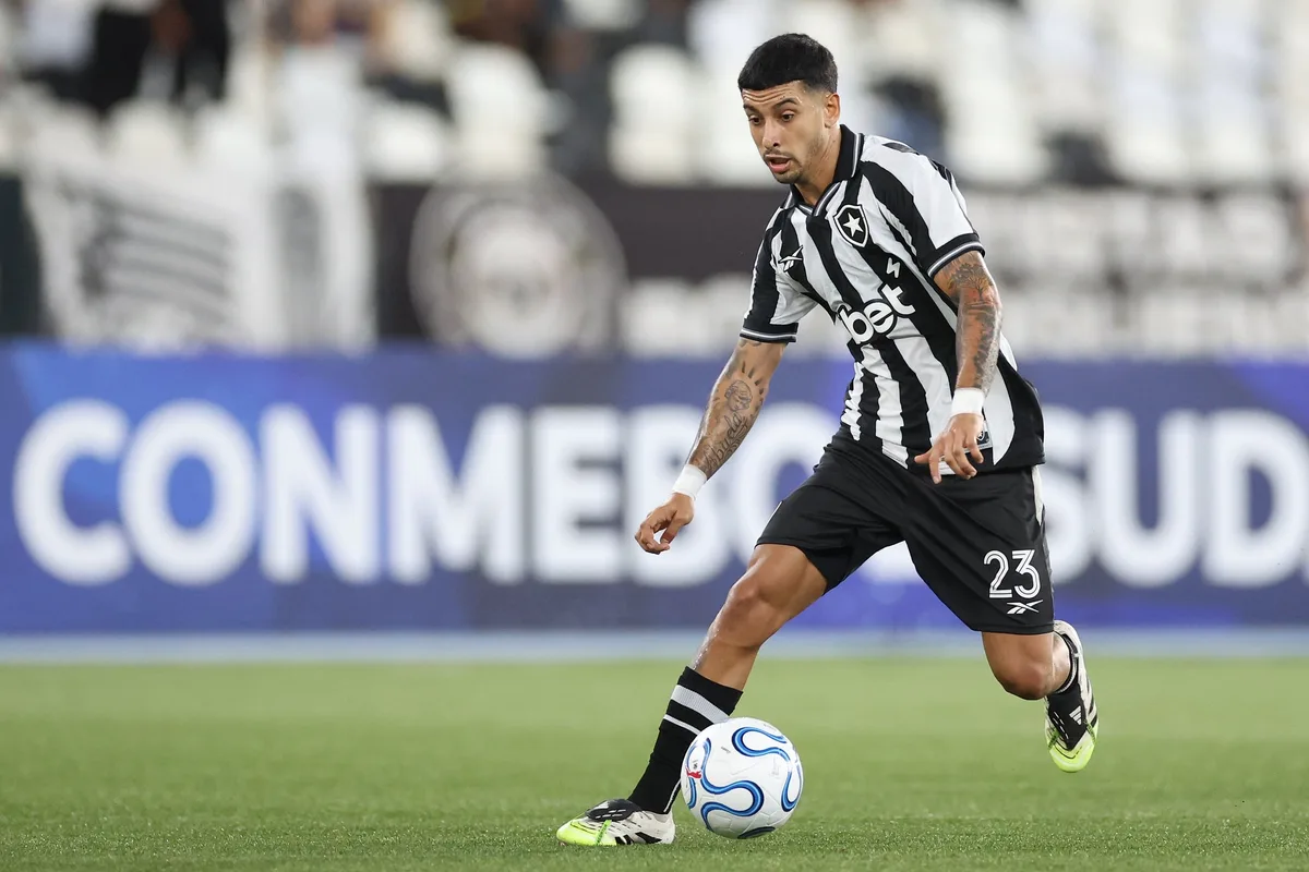 Botafogo negocia saída de Santi Rodríguez para o Columbus Crew, da MLS