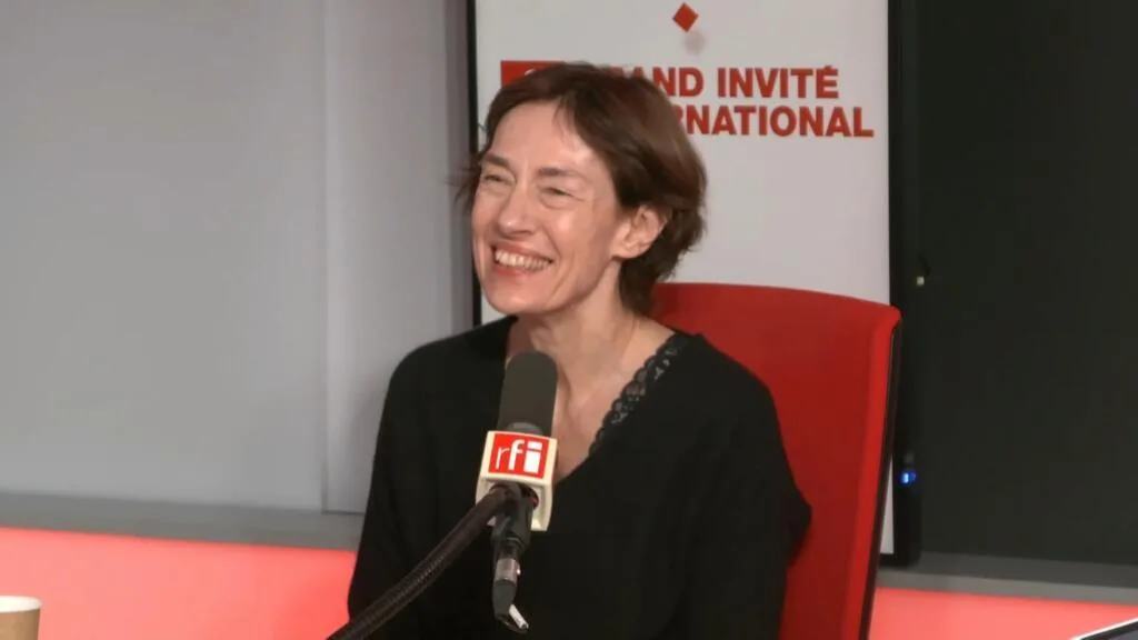 «L'IA est déjà à l'école, il faut faire avec et comprendre ses risques», estime Anne Bouverot