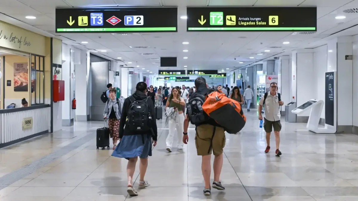 Italia prorroga otros 15 días los controles a los viajeros procedentes de España