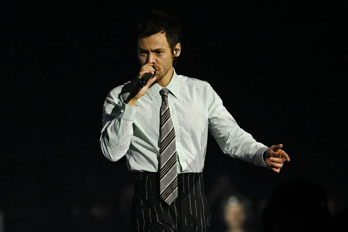 Harry Styles leads fans in Dolly Parton musical tribute as he kicks off Madison Square Garden residency