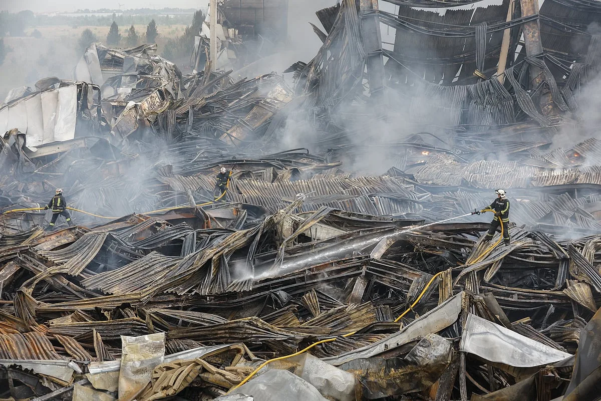 Bombardeamentos russos provocam treze mortes na região de Kiev