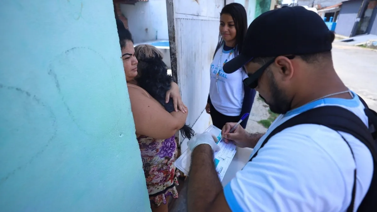 Manaus inicia vacinação contra a raiva de cães e gatos com visitas domiciliares nesta quinta-feira
