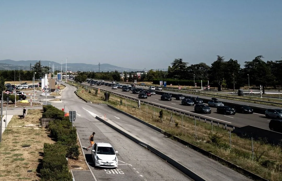 Var : Le corps d’une femme caché dans une voiture sur l'A8, un féminicide suspecté