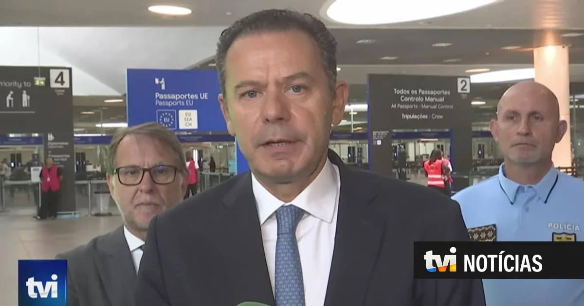 De visita ao Aeroporto de Lisboa, Montenegro reafirma confiança em Luís Neves