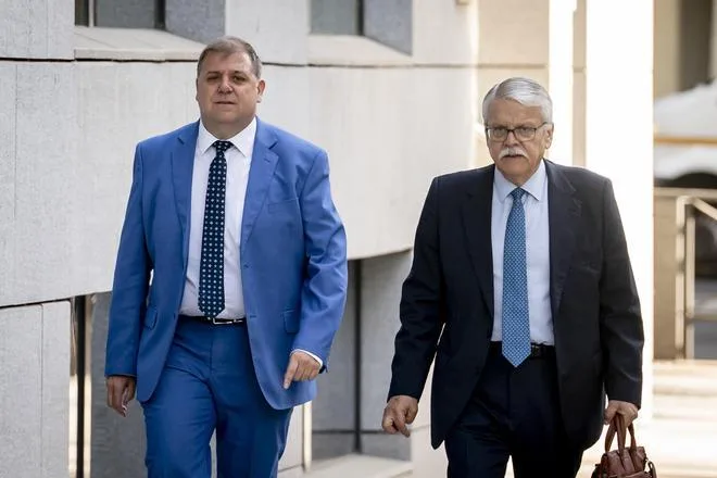 La UCO finaliza el clonado del móvil del exjefe de gabinete de Sánchez para determinar su implicación en el caso Leire