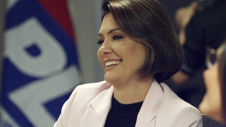 Michelle Bolsonaro inicia campanha e declara patrimônio de R$ 4,4 milhões