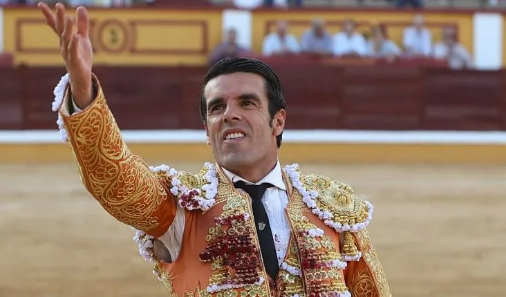 Torero español Emilio de Justo dio sentido homenaje a Venezuela y Colombia por los terremotos (VIDEO)