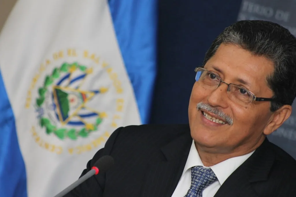 Ordenan a exvicecanciller salvadoreño devolver USD 277.203,61 por enriquecimiento ilícito