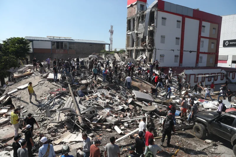 Imigrantes na Colômbia precisam recomeçar vida após terremoto
