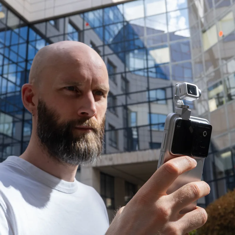 Actualité : Prise en main du Honor Robot Phone : le premier smartphone avec action-cam intégrée est-il un gadget ou une révolution ?