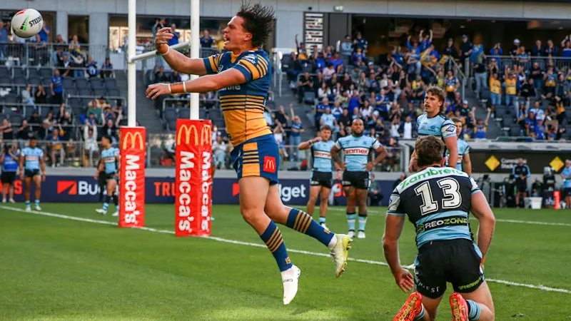 Fitzgibbon flies off the handle as Sharks squander top-four chance