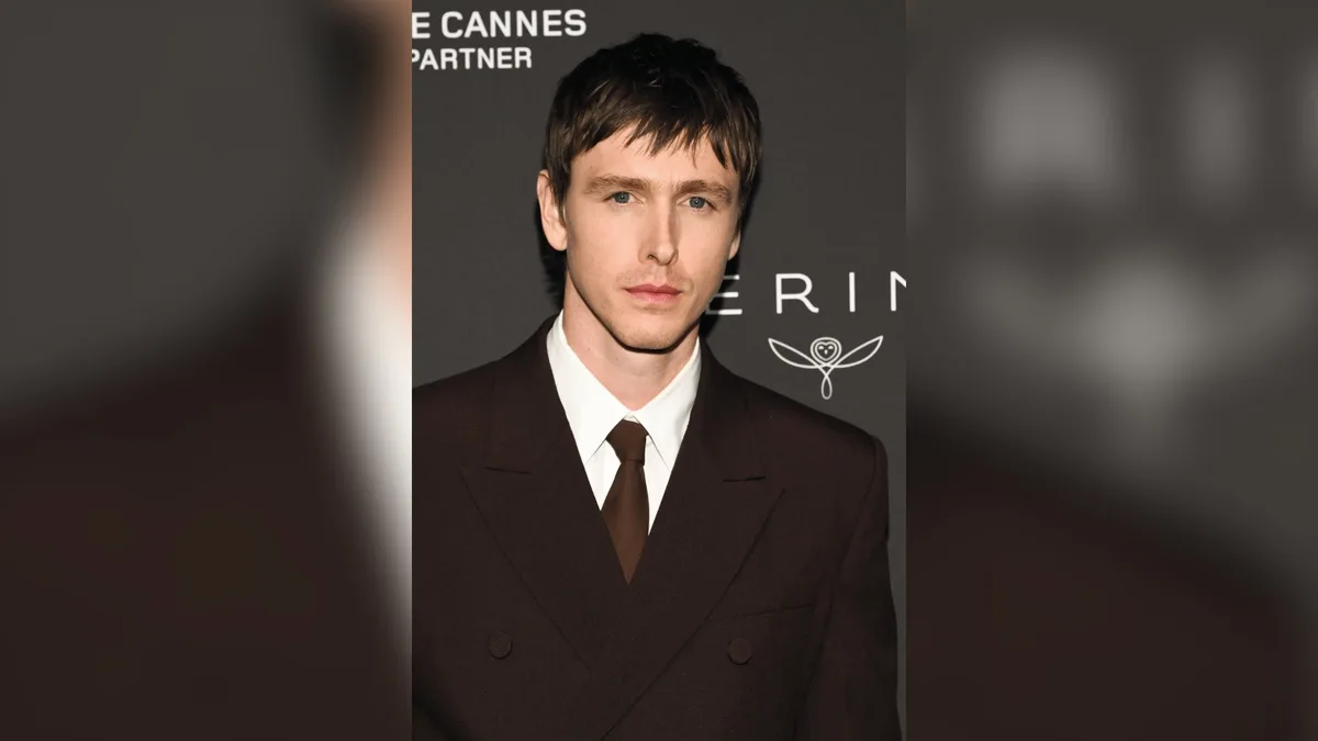 Harris Dickinson se adianta às críticas por fazer John Lennon nos cinemas