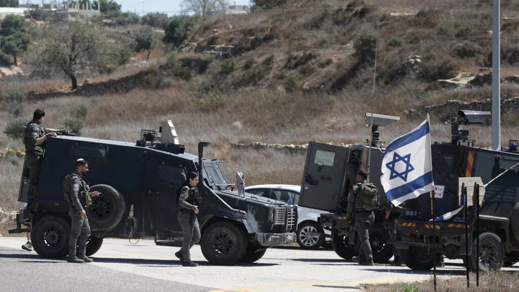 Cisjordanie occupée: un colon israélien tué dans une attaque près de Ramallah, l'armée abat un automobiliste palestinien