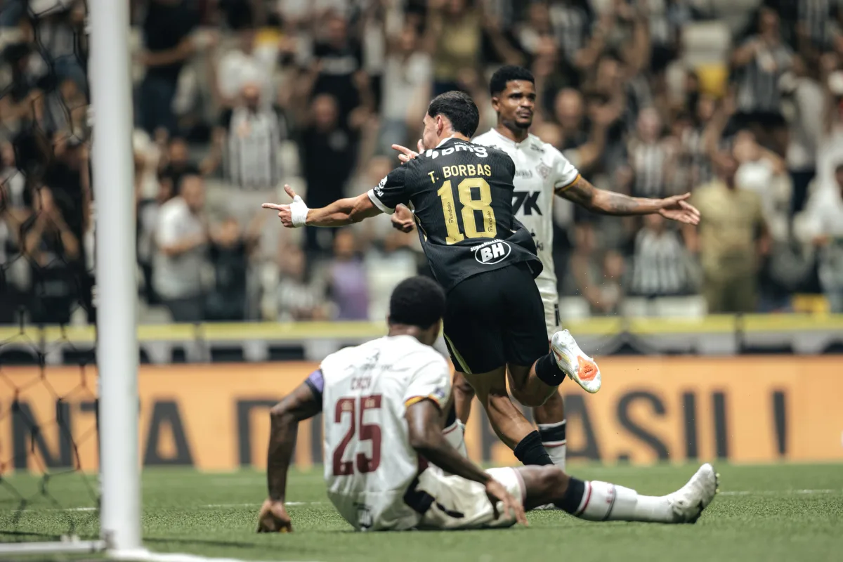 Atlético-MG vence Vitória com reservas e aumenta série invicta no Brasileirão