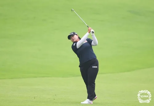디펜딩 챔피언 신다인, KLPGA KG 레이디스 오픈 3R 공동 선두
