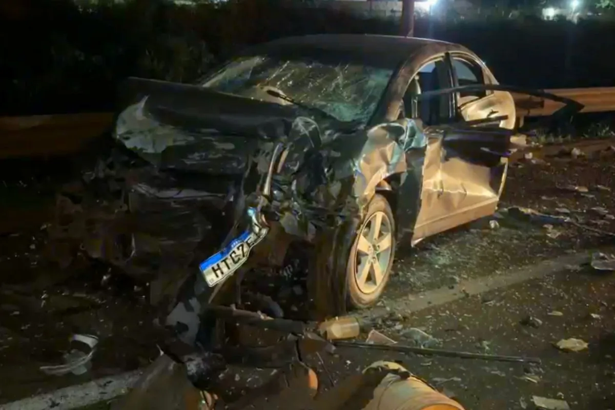 Homem morre e três ficam gravemente feridos em acidente entre três veículos na BR-163