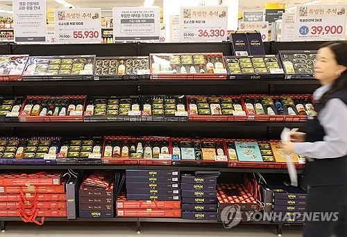 이른 추석에 8월 유통 매출 7.7%↑…대형마트 6개월만에 반등