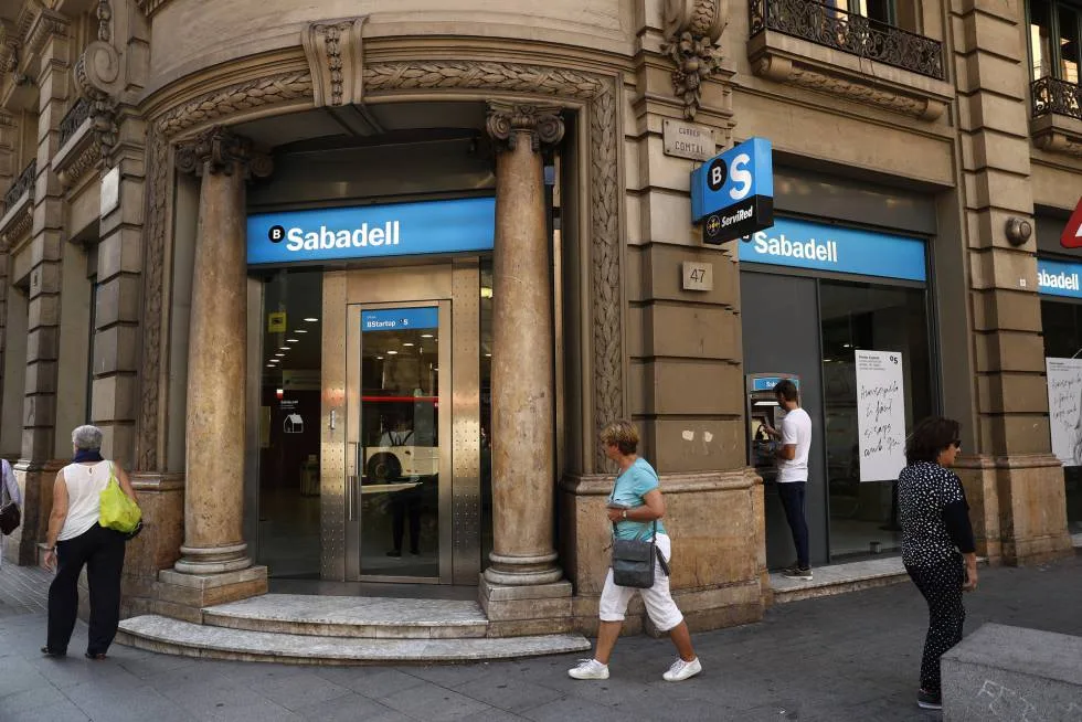 BNP abandona su cautela con el Sabadell tras 15 años y le da un potencial del 16% en Bolsa