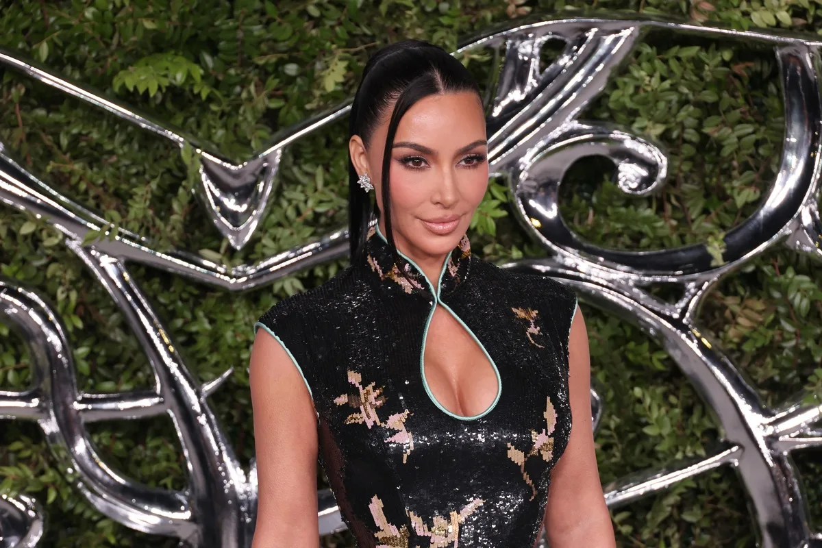 Kim Kardashian y Lewis Hamilton reaparecieron juntos durante gala inaugural del Lucas Museum en Los Ángeles