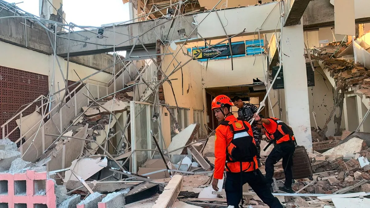 Un puissant séisme fait au moins 20 morts dans l'est de l'Indonésie