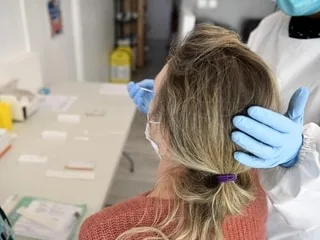 Covid : les signaux se multiplient à la rentrée, mais pas encore de nouvelle vague en vue