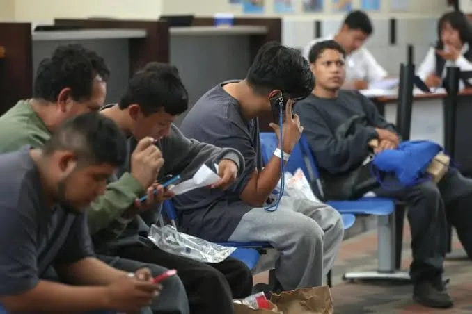 Guatemala recibe a 3,411 mexicanos retornados y los entrega en la frontera a las autoridades de México