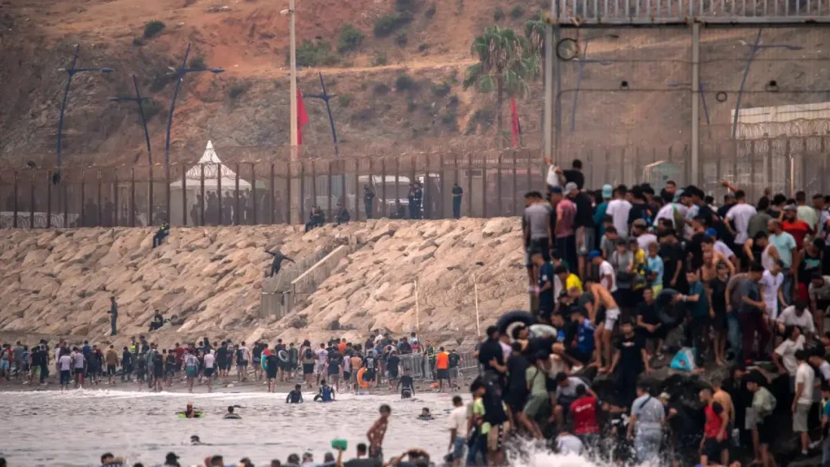 El CNI acusa a Marruecos de "pasividad" en la entrada masiva de Ceuta, de la que fue "plenamente consciente"